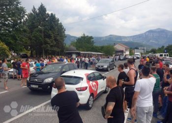 Radnici Aluminija zaustavili promet kod tunela Salakovac