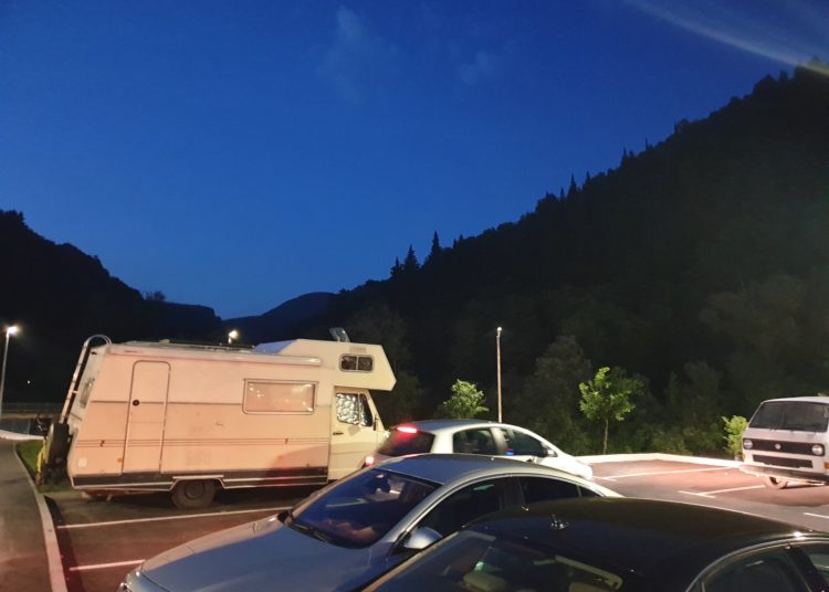 Nizozemski kamperi svratili i u Široki Brijeg (FOTO)