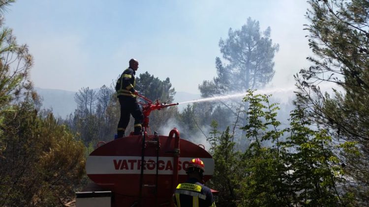 Civilna zaštita ZHŽ-a: U požaru kod vodopada Kravica opožarena površina od oko 50.000 m²