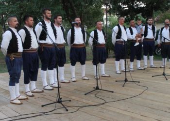 Nastup HKUD-a Studenčica i izložba ljubuških rukotvoraca u parku u Ljubuškom