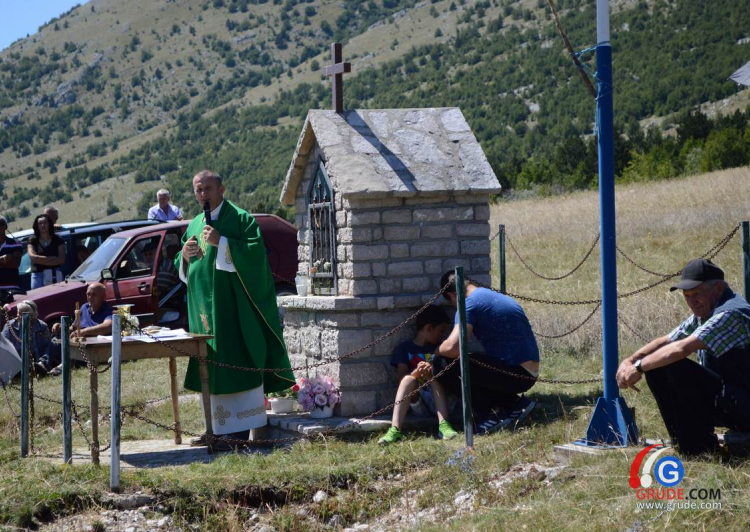 Služena sveta misa na Ometaljci podno Čabulje (FOTO)