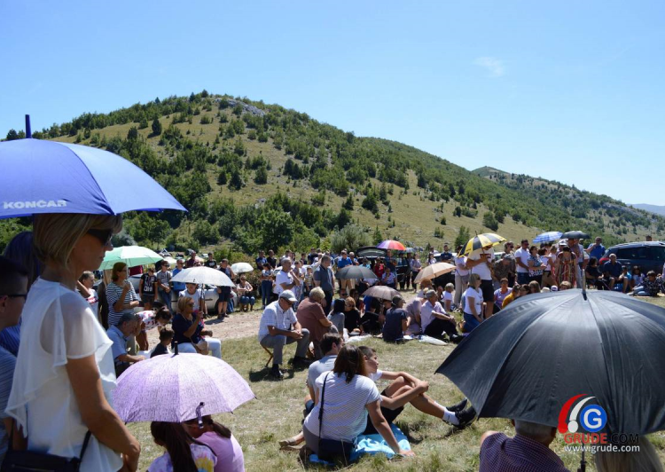 Služena sveta misa na Ometaljci podno Čabulje (FOTO)