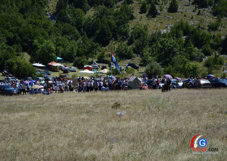 Služena sveta misa na Ometaljci podno Čabulje (FOTO)