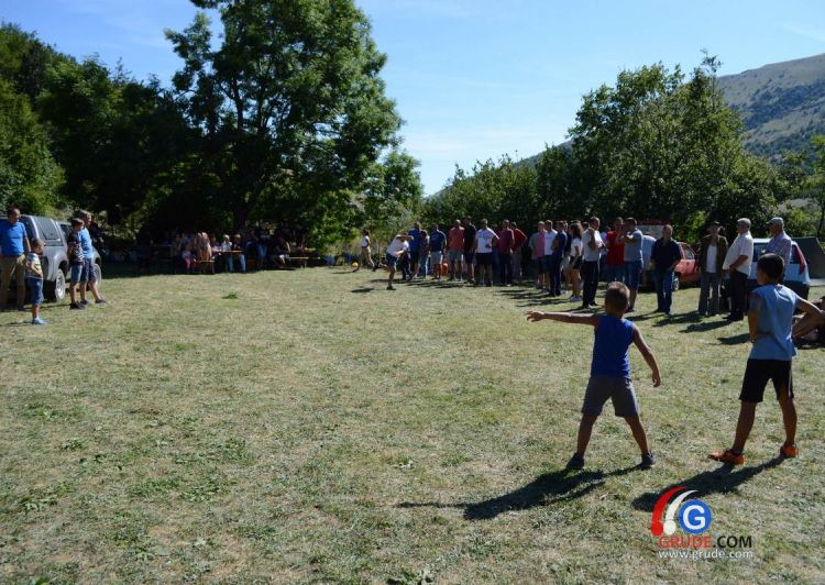 Služena sveta misa na Ometaljci podno Čabulje (FOTO)