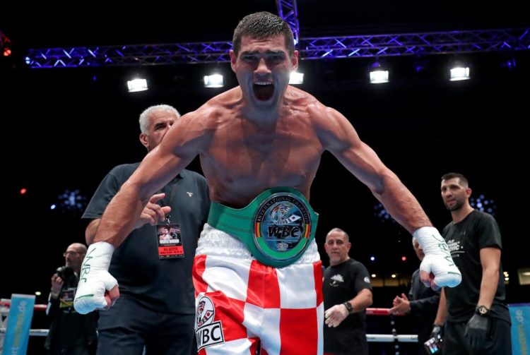 Hrgović nokautirao najboljeg meksičkog teškaša u 3. rundi i obranio pojas prvaka!