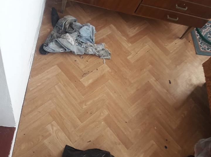 Za sitnu lovu dovodili migrante u napuštene kuće kod Ljubuškog, a oni uništili sve što se uništiti moglo i pobacali križeve!