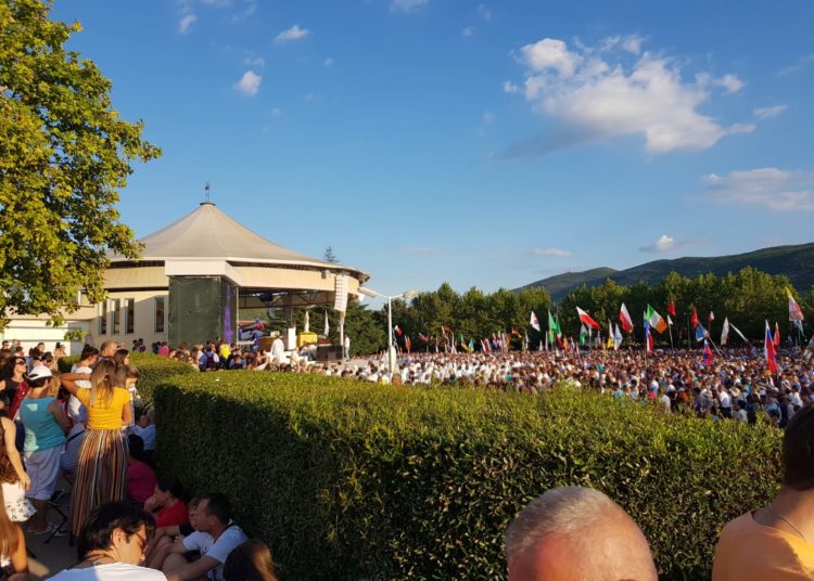 Mladifest: Tisuće ljudi slavilo Boga!