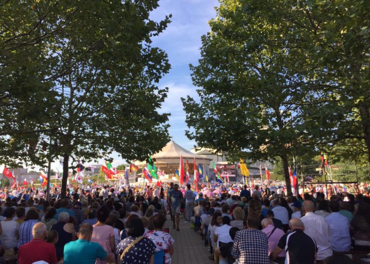 FOTO: Tisuće ljudi na posljednjoj večeri Mladifesta u Međugorju!