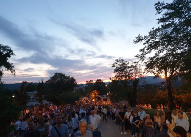 Široki Brijeg: Veliki broj vjernika na uočnici Velikoj Gospi