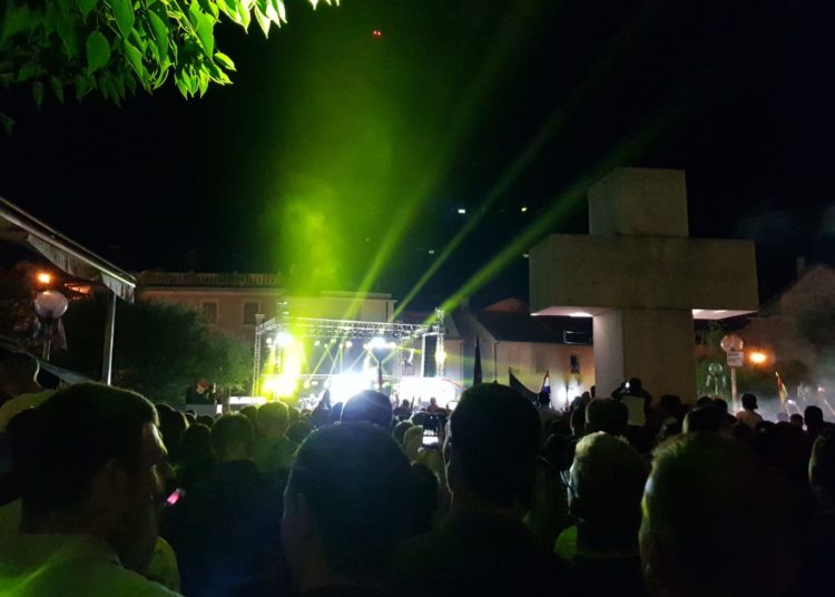 Thompson zapalio Široki Brijeg (FOTO)