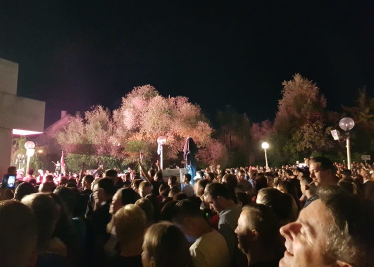 Thompson zapalio Široki Brijeg (FOTO)