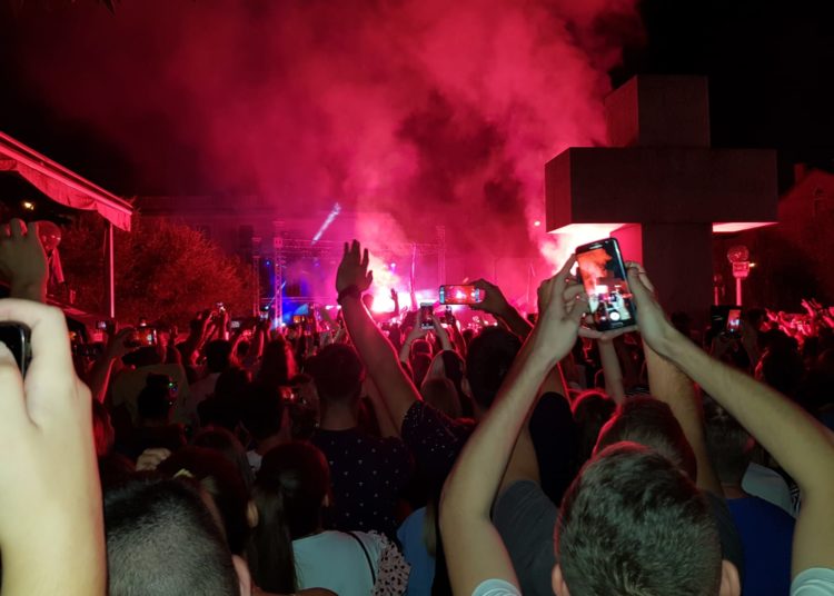 Thompson zapalio Široki Brijeg (FOTO)