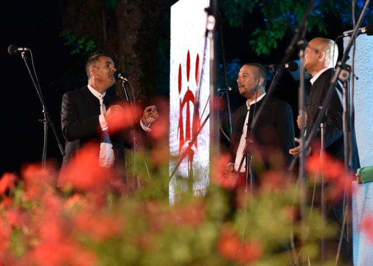 Klapa Vinčace drugi put zaredom pobijedila u muškoj konkurenciji, publika nagradila klapu Contra