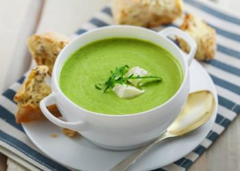 Lagani ljetni ručak: Recept za kremastu juhu od tikvica