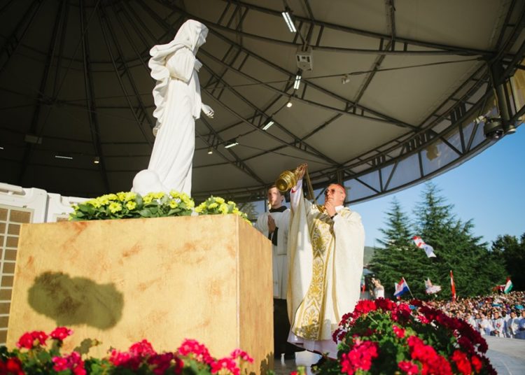 Kardinal De Donatis na otvaranju Mladifesta: Donosim srdačan pozdrav i blagoslov Svetog Oca