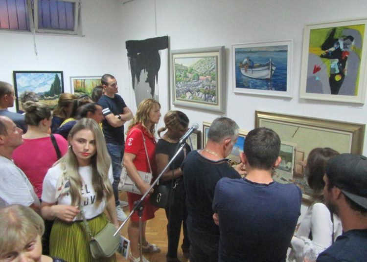 Otvorena skupna izložba slika ljubuških slikara