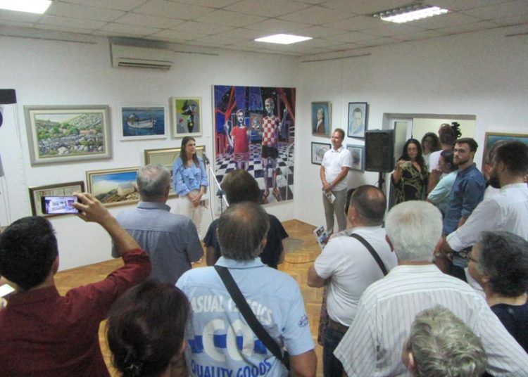 Otvorena skupna izložba slika ljubuških slikara