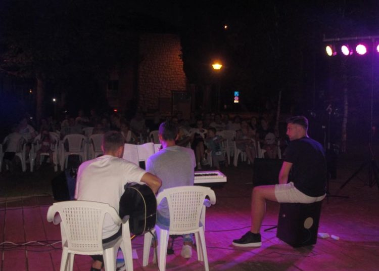 Održana Večer gimnazijalaca: Mladi Ljubušaci pokazali glazbeni talent