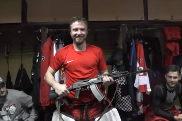 Ovo je moguće samo u Rusiji: Bizarna praksa – najbolji igrač utakmice dobiva kalašnjikov!
