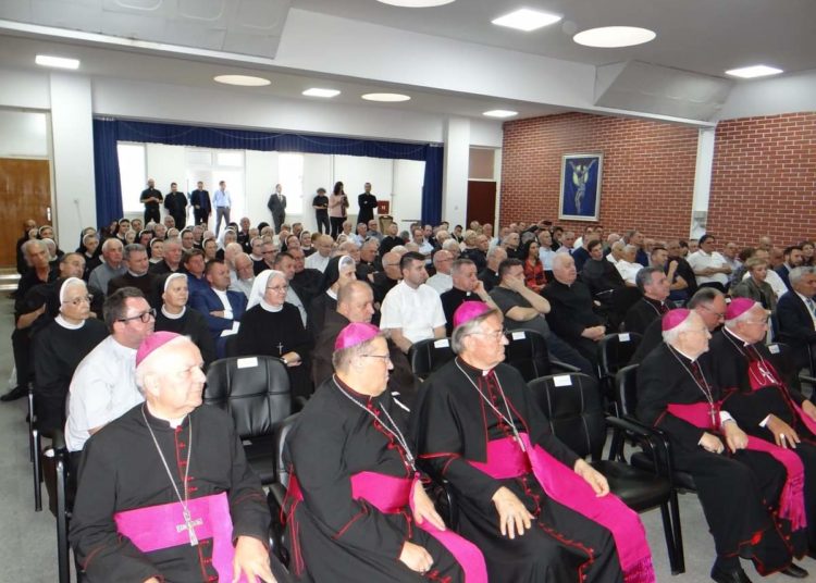 50. obljetnica svećeničkog ređenja biskupa Ratka Perića