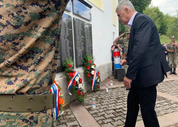 Obilježena 26. obljetnica stradanja Hrvata u Uzdolu