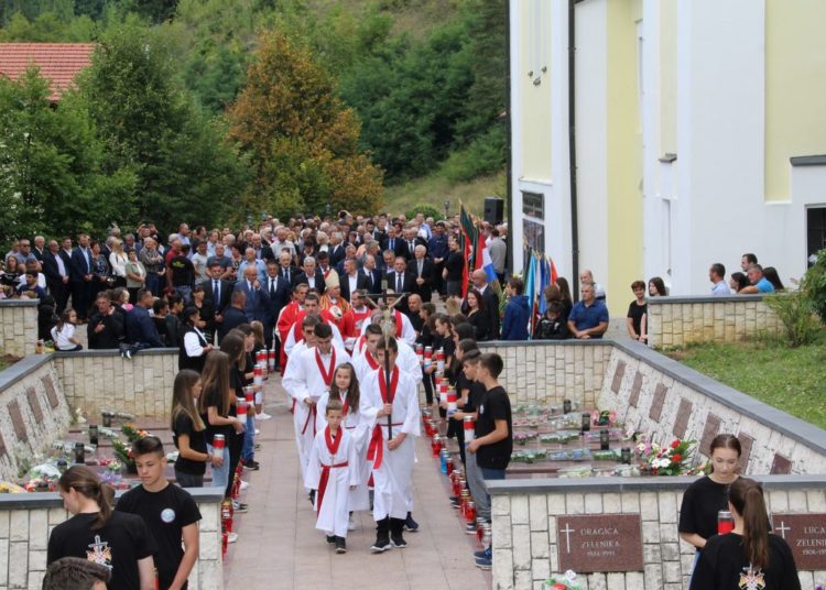 Obilježena 26. obljetnica stradanja Hrvata u Uzdolu