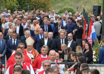 Obilježena 26. obljetnica stradanja Hrvata u Uzdolu