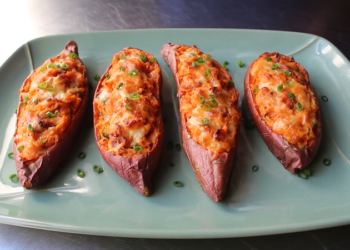 Recept za najslađi zapečeni krumpir sa sirom i špekom