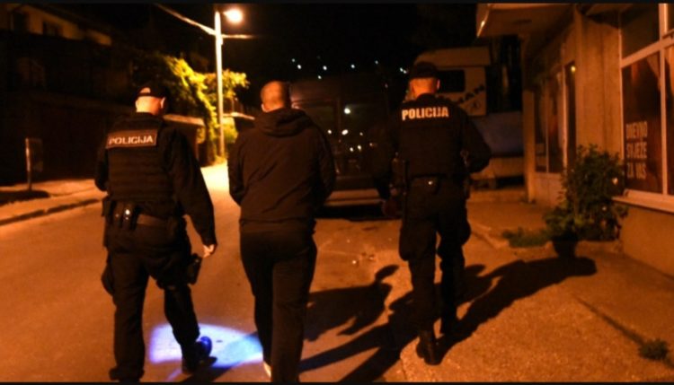 Huligani prijetili novinarima portala RadioSarajevo.ba, dvije osobe uhićene
