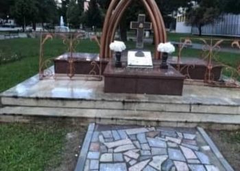 Spomen obilježje poginulim hrvatskim braniteljima u Novom Travniku na meti vandala