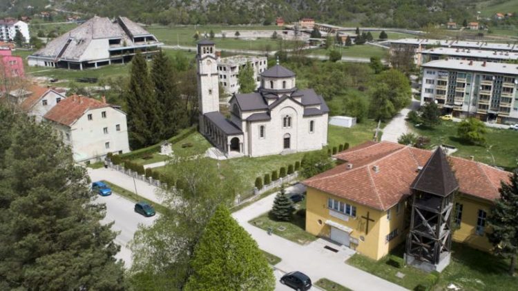 Župa Drvar – u političkom limbu između “našeg Tite” i “čika Draže”