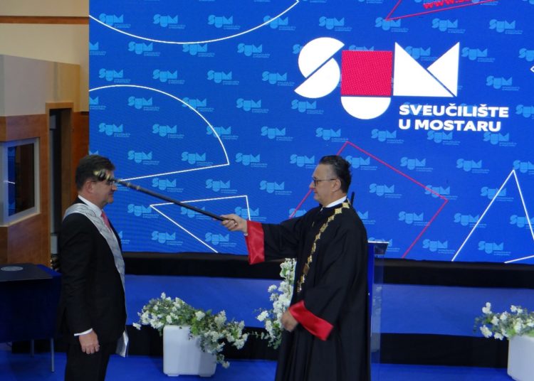 Čović se sastao s Miroslavom Lajčakom, slovačkom ministru Sveučilište u Mostaru uručilo počasni doktorat