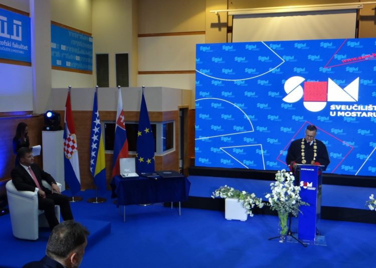 Čović se sastao s Miroslavom Lajčakom, slovačkom ministru Sveučilište u Mostaru uručilo počasni doktorat