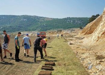 Rakićani prave nogometni teren na “Zbornjači”