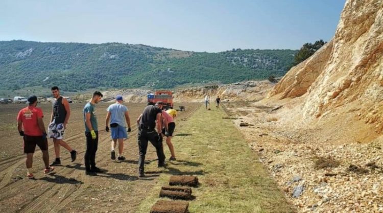Rakićani prave nogometni teren na “Zbornjači”