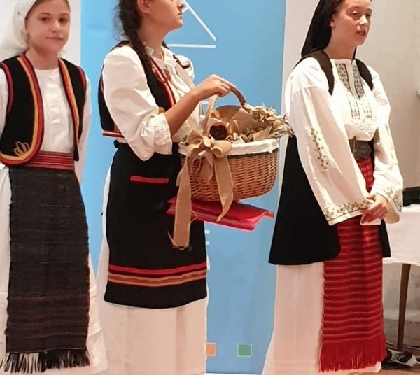 Učenice iz Širokog Brijega sudjelovale na 12. Smotri turističke kulture s temom “Kako su se liječili naši stari”