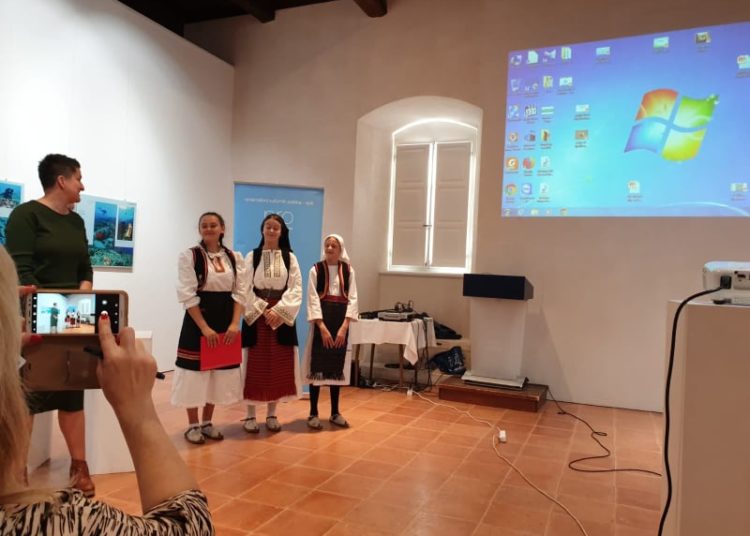 Učenice iz Širokog Brijega sudjelovale na 12. Smotri turističke kulture s temom “Kako su se liječili naši stari”