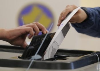 Privremeni rezultati: Vodi stranka koja ne priznaje kosovsku zastavu