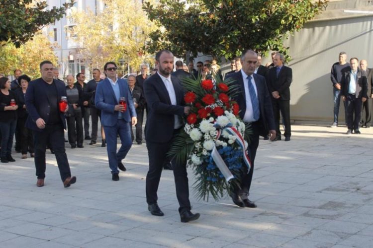 Ljubuški: Sveta misa, polaganje vijenaca i paljenje svijeća za sve pokojne branitelje