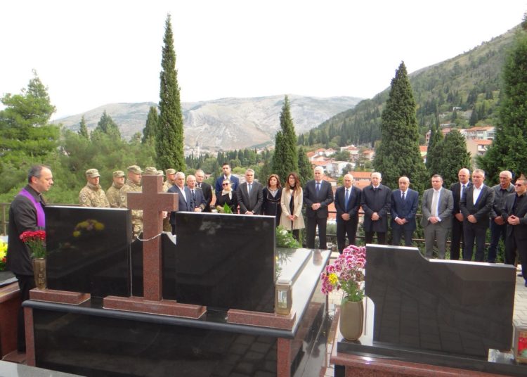 Izaslanstvo Hrvatskog narodnog sabora obilježilo blagdan Svih svetih i Dušni dan