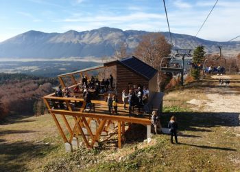 Fotoreportaža s Blidinja: Sunčani dan privukao veliki broj posjetitelja