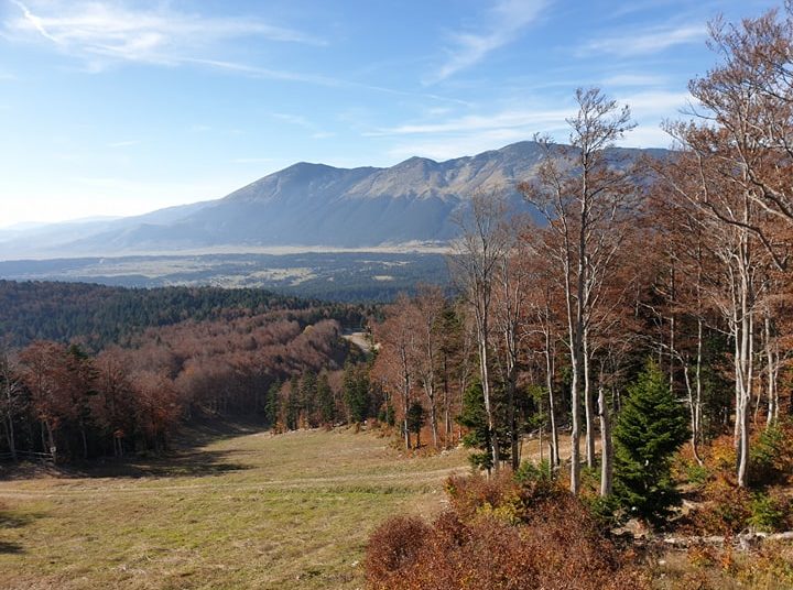 Fotoreportaža s Blidinja: Sunčani dan privukao veliki broj posjetitelja