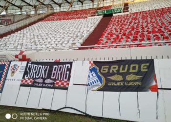 Na Poljudu postavljeni transparenti Uvijek vjerni Široki Brijeg i Grude