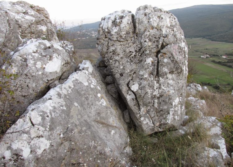 Kulturno – povijesna baština: Bazilika u Mokrom i „Mokriskik“