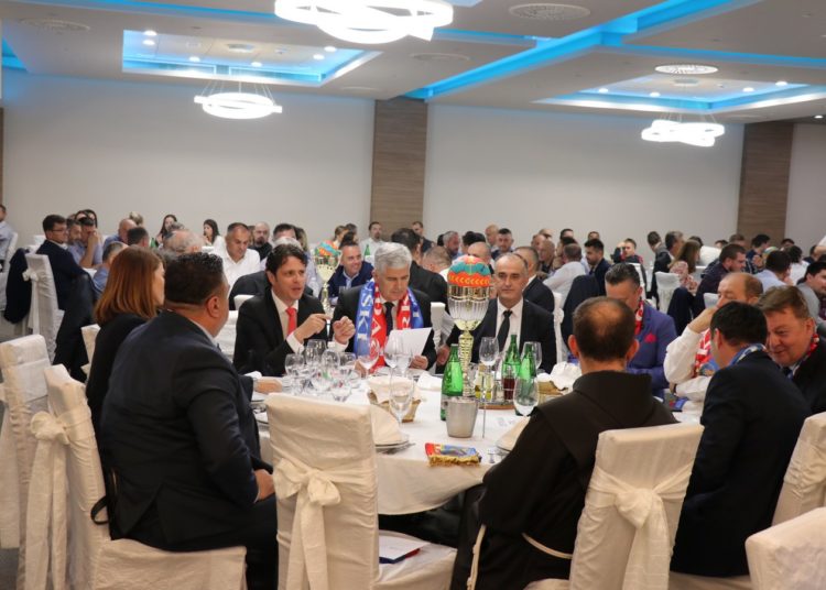 Ljubuški: Održana “Noć Izviđača” u čast Rukometnog kluba Izviđač Central osiguranje