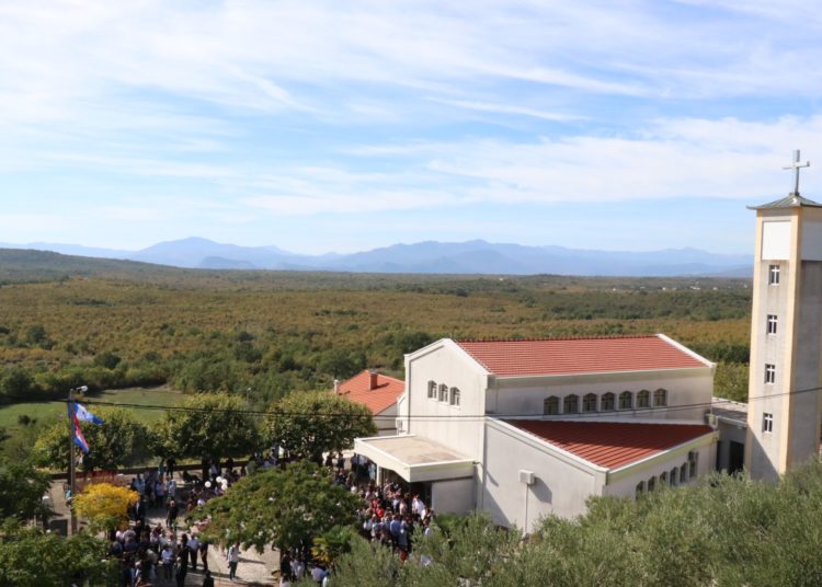 Svečano obilježena 50. obljetnica osnutka Župe Buhovo i u rad pušten mjesni vodovod