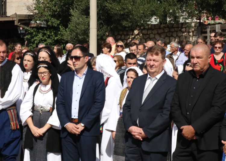 Svečano obilježena 50. obljetnica osnutka Župe Buhovo i u rad pušten mjesni vodovod