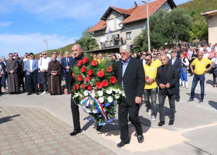 Svečano obilježena 50. obljetnica osnutka Župe Buhovo i u rad pušten mjesni vodovod