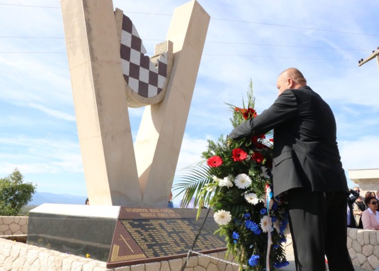 Svečano obilježena 50. obljetnica osnutka Župe Buhovo i u rad pušten mjesni vodovod