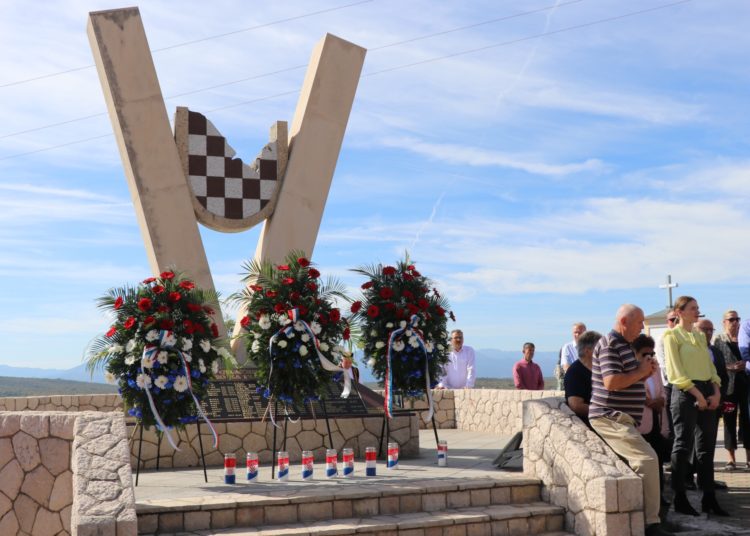 Svečano obilježena 50. obljetnica osnutka Župe Buhovo i u rad pušten mjesni vodovod